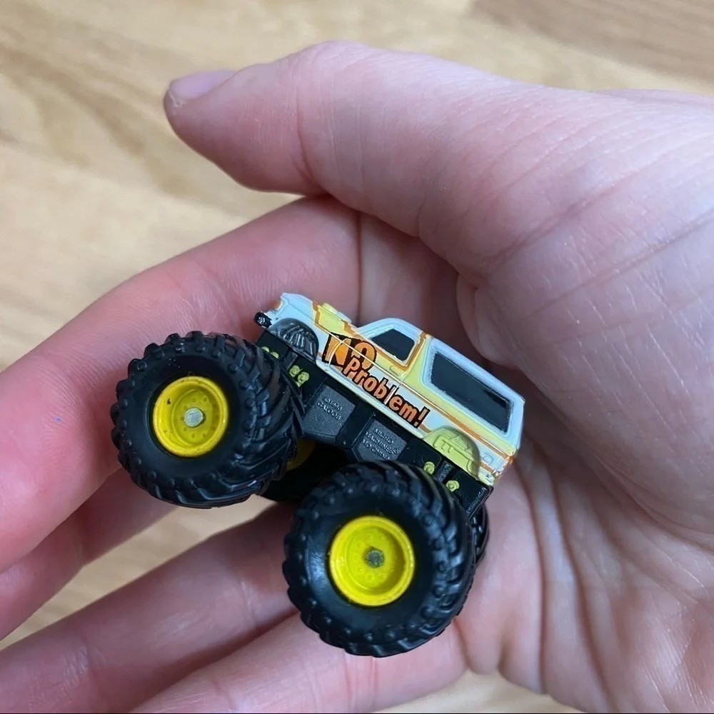 Vintage Micro Machines Tuff Trax No Problem Truck Galoob